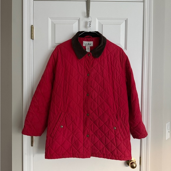L.L. Bean Jackets & Blazers - Vintage L.L. Bean Women's Quilted Red barn Jacket with Suede Brown Collar